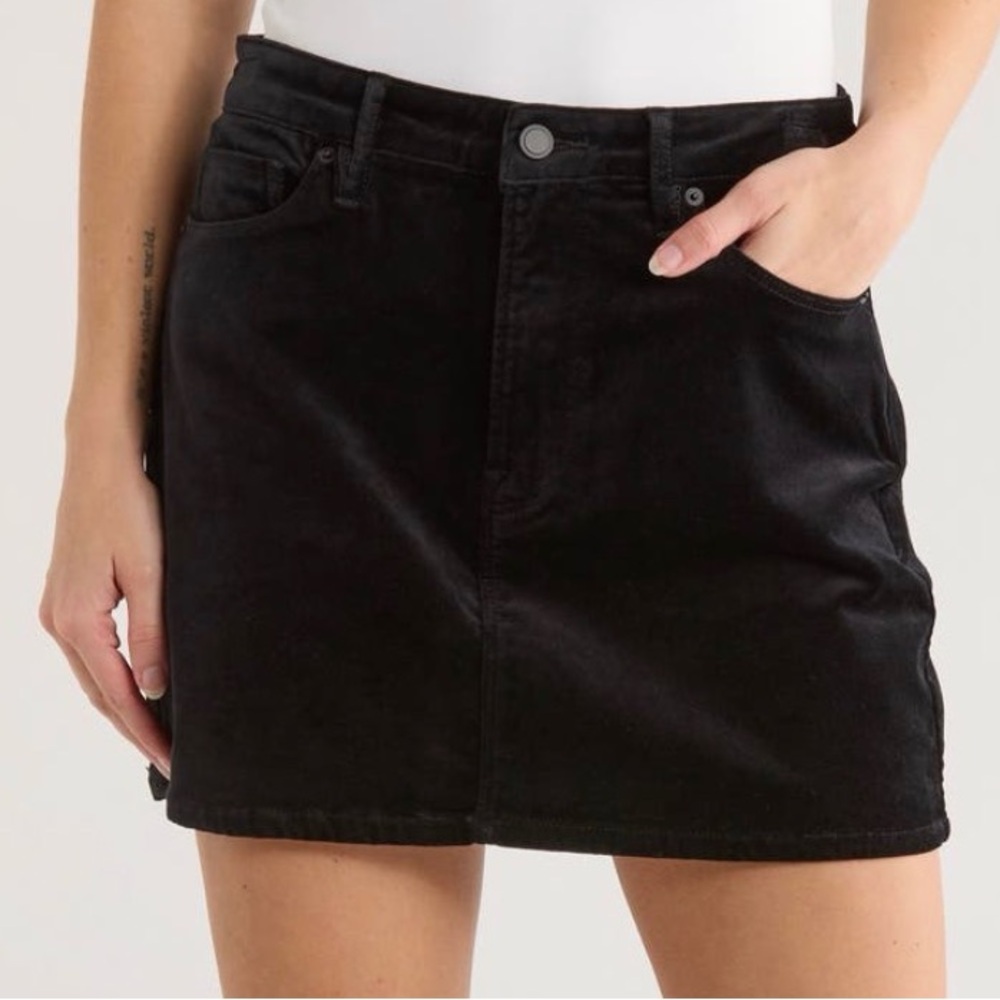 NWT Good American Black Velvet Mini Skirt Size 20